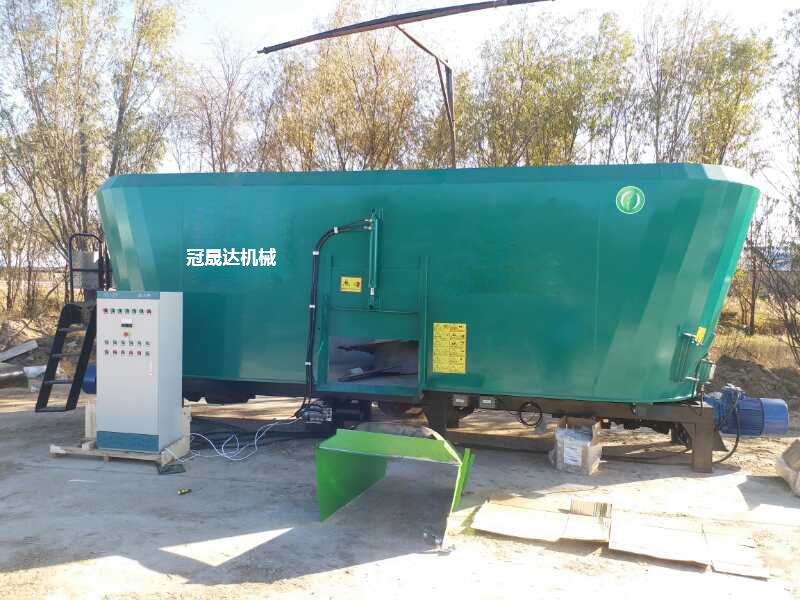 河南某公司购买固定式TMR搅拌机