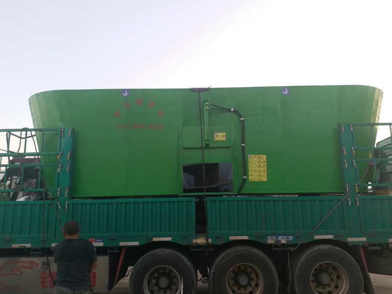 河南某公司购买固定式TMR搅拌机