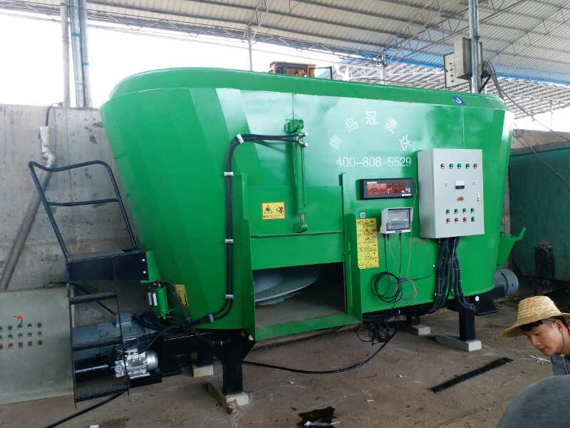 河南某公司购买固定式TMR搅拌机