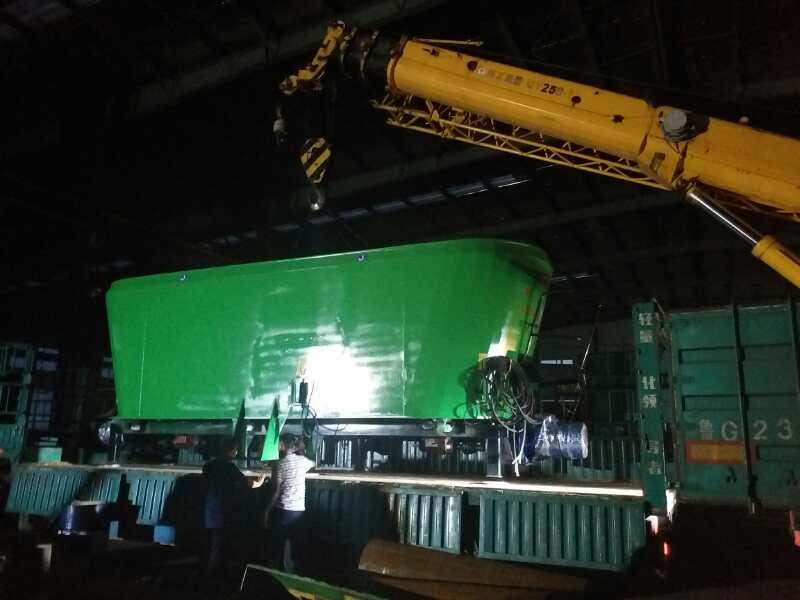 河南某公司购买固定式TMR搅拌机